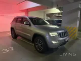 Jeep Grand cherokee 2017-5.7HEMI full dealership service