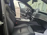 Kia stinger 2018 its v6  3.3 l twin turbo