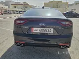 Kia stinger 2018 its v6  3.3 l twin turbo