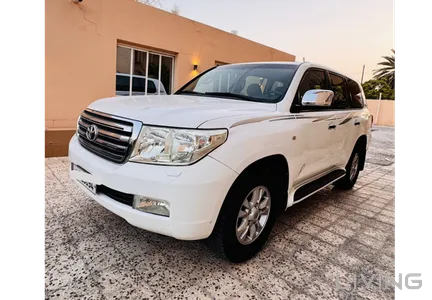 تويوتا لاند كروزر جي إكس آر وايت إديشن 2011