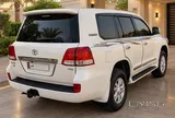 LAND CRUISER GXR V8 / VERY LESS USED LADY USE CAR