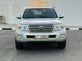 Land Cruiser VXR V8 20213