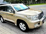 LAND CRUISER VXR V8 5.7 TOP EDITION IN VERY LOW MILEAGE