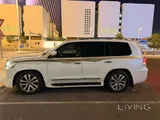 Land Cruiser VXS 5.7L V8 2016 Full Option