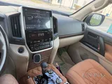 لاند كروزر جي إكس أر الأسطوري، مع تأمين كامل في حالة ممتازة