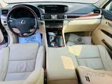 Lexus LS-460 2016