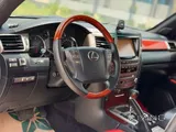 Lexus LX-570 2012