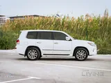 Lexus LX-570 2012 V8