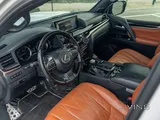 Lexus LX-570 2019 V8