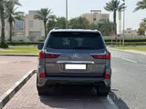 Lexus LX 570S  2020