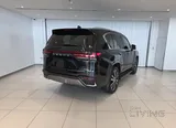 Lexus LX600 (2025)