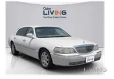 Lincoln Town Car Standard 2011 V8