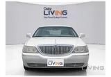 Lincoln Town Car Standard 2011 V8