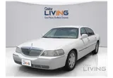 Lincoln Town Car Standard 2011 V8