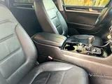 Expat Leaving VW Touareg 2014 (Well maintained)