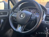 Expat Leaving VW Touareg 2014 (Well maintained)