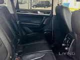 Expat Leaving VW Touareg 2014 (Well maintained)