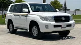 Low km Land Cruiser