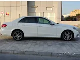 Mercedes-Benz E200