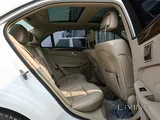 Mercedes E 300. Model 2015.