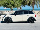 MINE COOPER S  2021 LIKE NEW