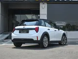 Mini Cooper. Model 2025.