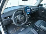 Mini Cooper. Model 2025.