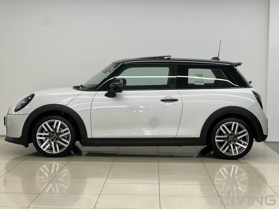 MINI Cooper S Executive 2025 | 119000 QAR | Qatar Living