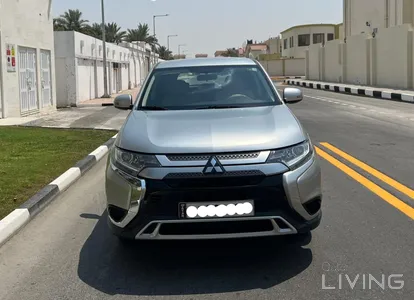 Mitsubishi Outlander  2020