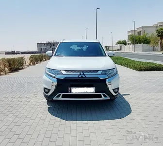 Mitsubishi Outlander  2020