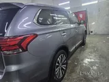 Mitsubishi Outlander | 2.4L AWD | 7-Seater   Istimara and I