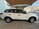ميتسوبيشي أوتلاندر 2016 SUV (مسجلة 2017) بحالة ممتازة