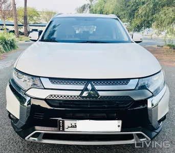 Mitsubishi Outlander  2020