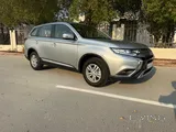 MITSUBISHI OUTLANDER 2023