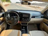 MITSUBISHI OUTLANDER 2023