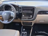 Mitsubishi outlander 4 X 4 2020 model
