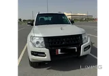 ميتسوبيشي باجيرو 2015 كامل المواصفات 3.5 لتر