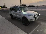 Mitsubishi pajero 2016 gold edition