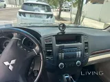 MITSUBISHI PAJERO (FULL OPTION , DEALER SERVICE)
