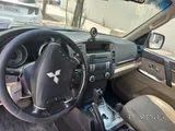 MITSUBISHI PAJERO (FULL OPTION , DEALER SERVICE)