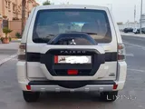 ميتسوبيشي باجيرو جي إل إس 2015