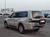 ميتسوبيشي باجيرو جي إل إس 2015