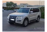 ميتسوبيشي باجيرو جي إل إس 2015