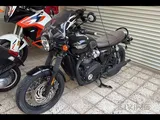 T120s Black series Triumph Bonnevile