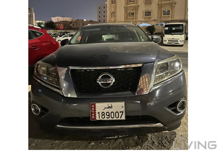 Nissan Pathfinder SV 2014