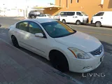 Nisan Altima Neat and clean condition