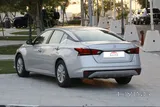 Nissan Altima  / 2.5 L