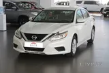 Nissan Altima  - S - / 2.5 L