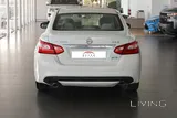 Nissan Altima  - S - / 2.5 L