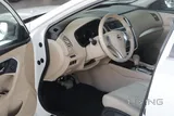 Nissan Altima  - S - / 2.5 L